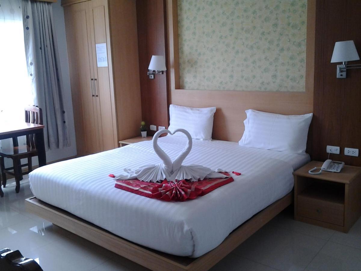 Green Harbor Hotel & Service Apartment Patong Екстер'єр фото