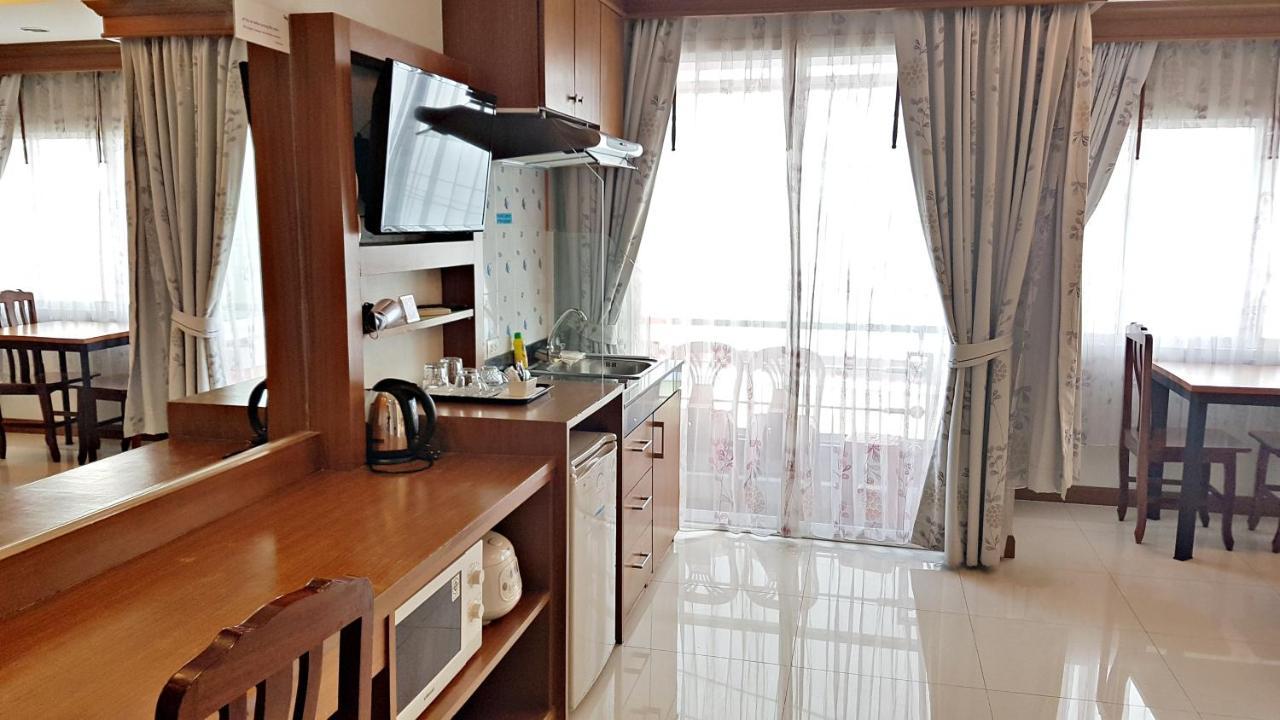 Green Harbor Hotel & Service Apartment Patong Екстер'єр фото