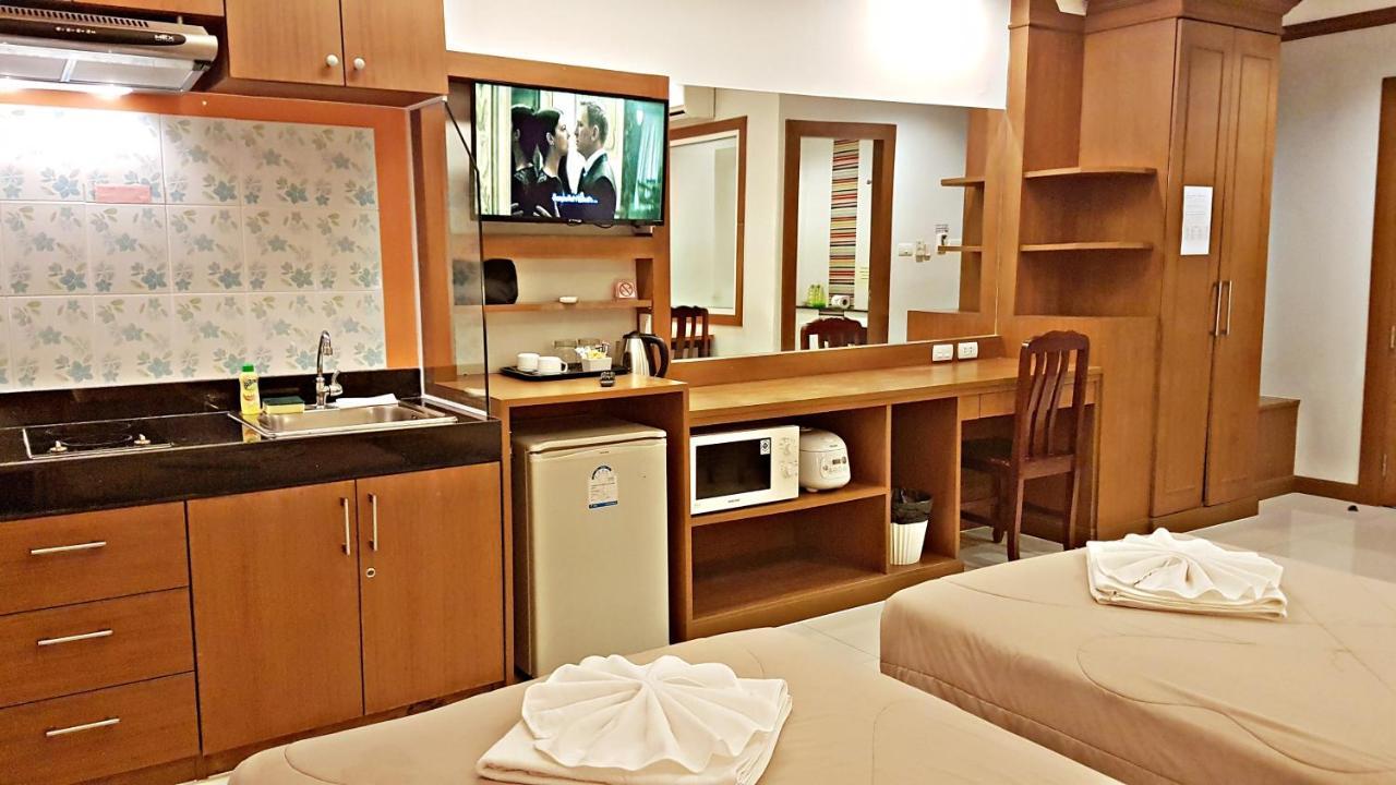 Green Harbor Hotel & Service Apartment Patong Екстер'єр фото
