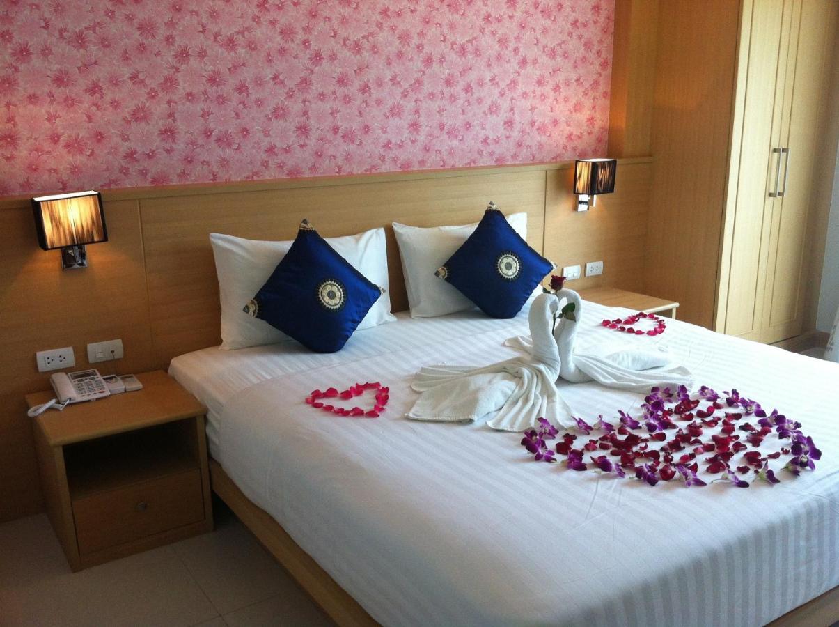 Green Harbor Hotel & Service Apartment Patong Екстер'єр фото