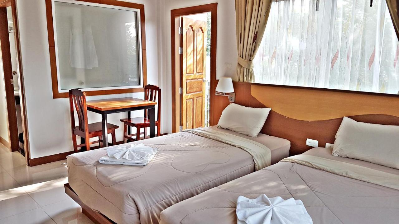 Green Harbor Hotel & Service Apartment Patong Екстер'єр фото