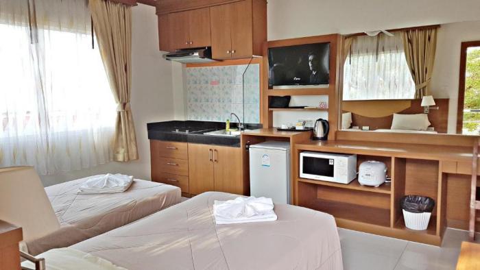 Green Harbor Hotel & Service Apartment Patong Номер фото