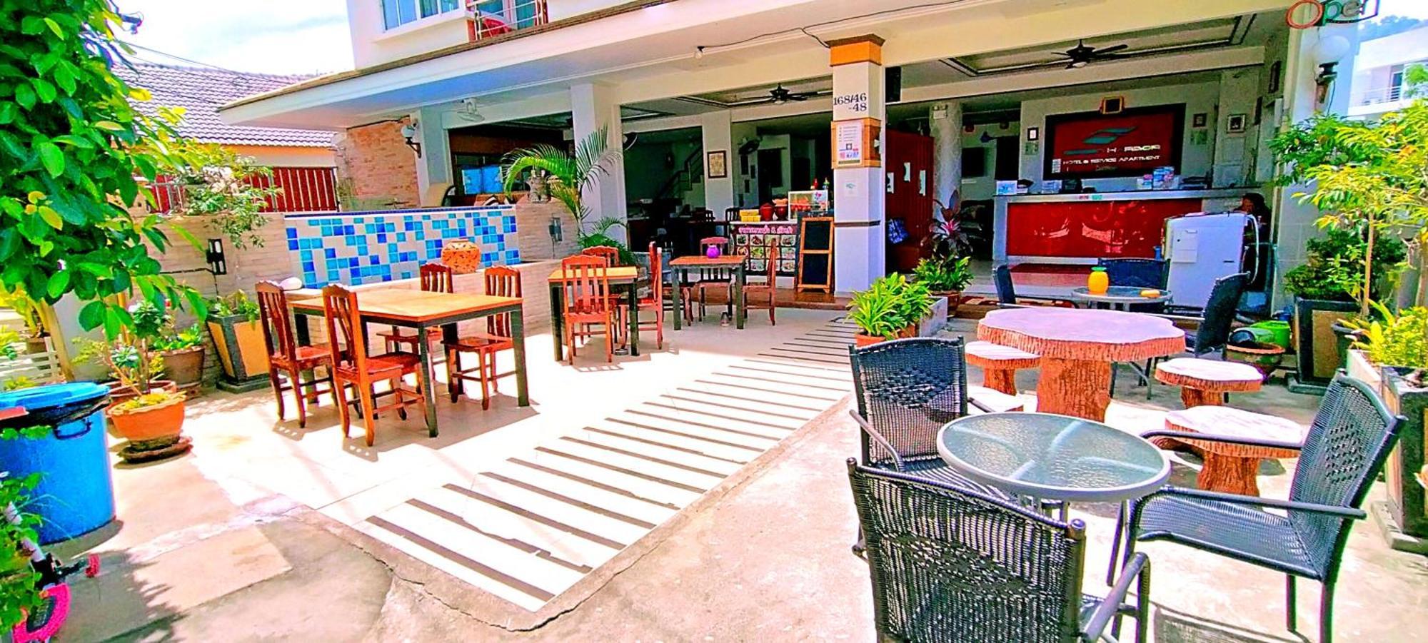 Green Harbor Hotel & Service Apartment Patong Екстер'єр фото