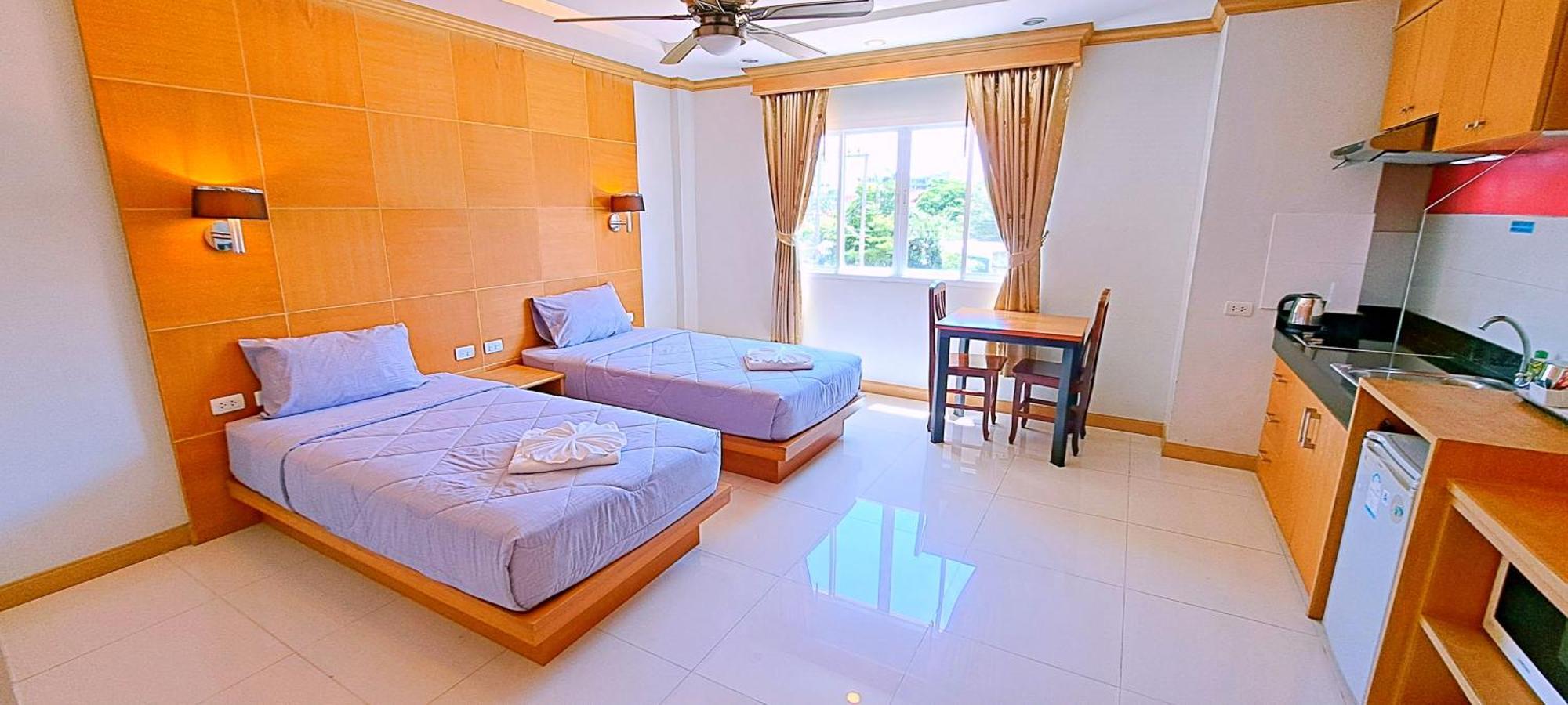 Green Harbor Hotel & Service Apartment Patong Екстер'єр фото