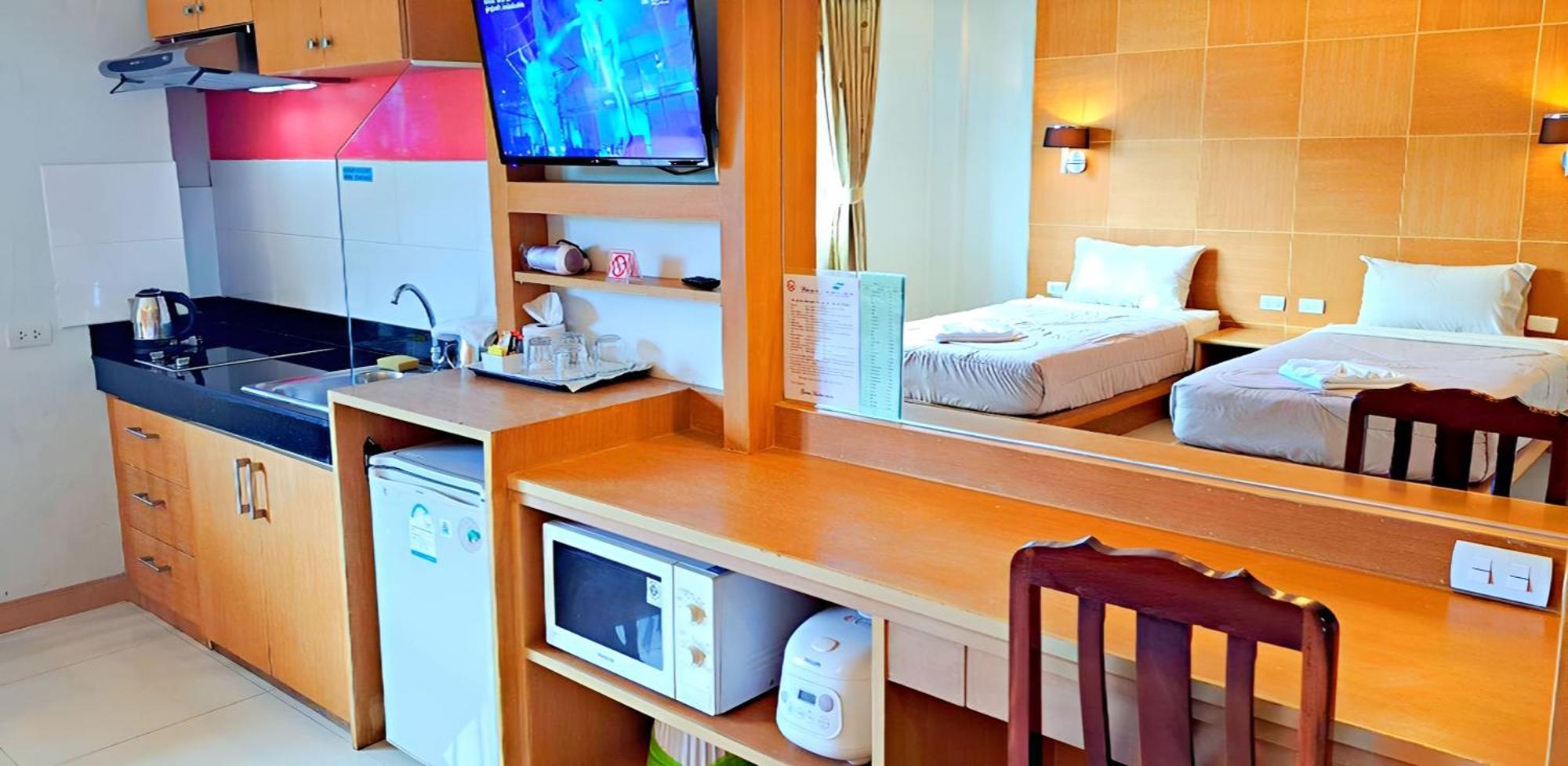 Green Harbor Hotel & Service Apartment Patong Екстер'єр фото
