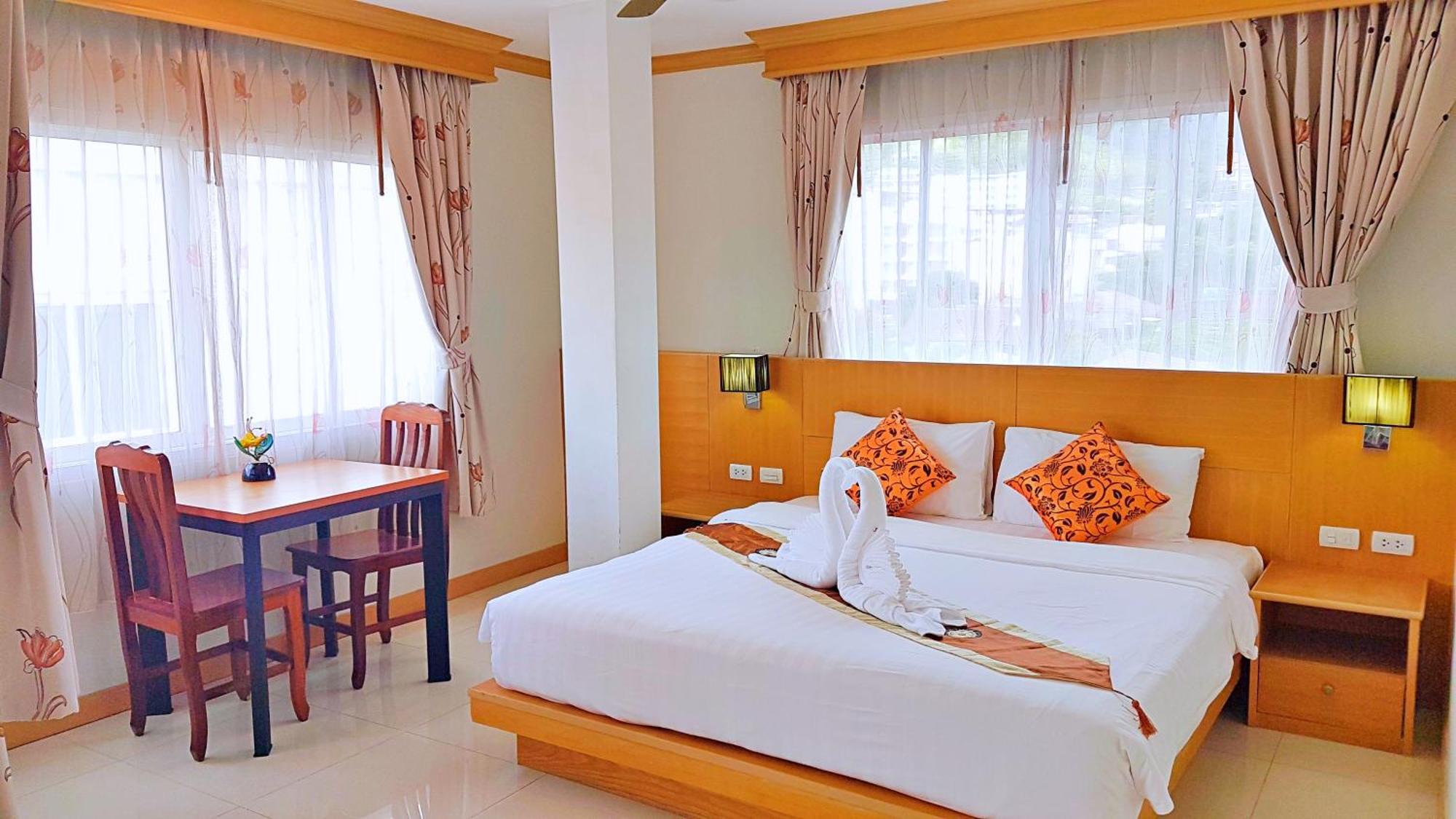 Green Harbor Hotel & Service Apartment Patong Екстер'єр фото