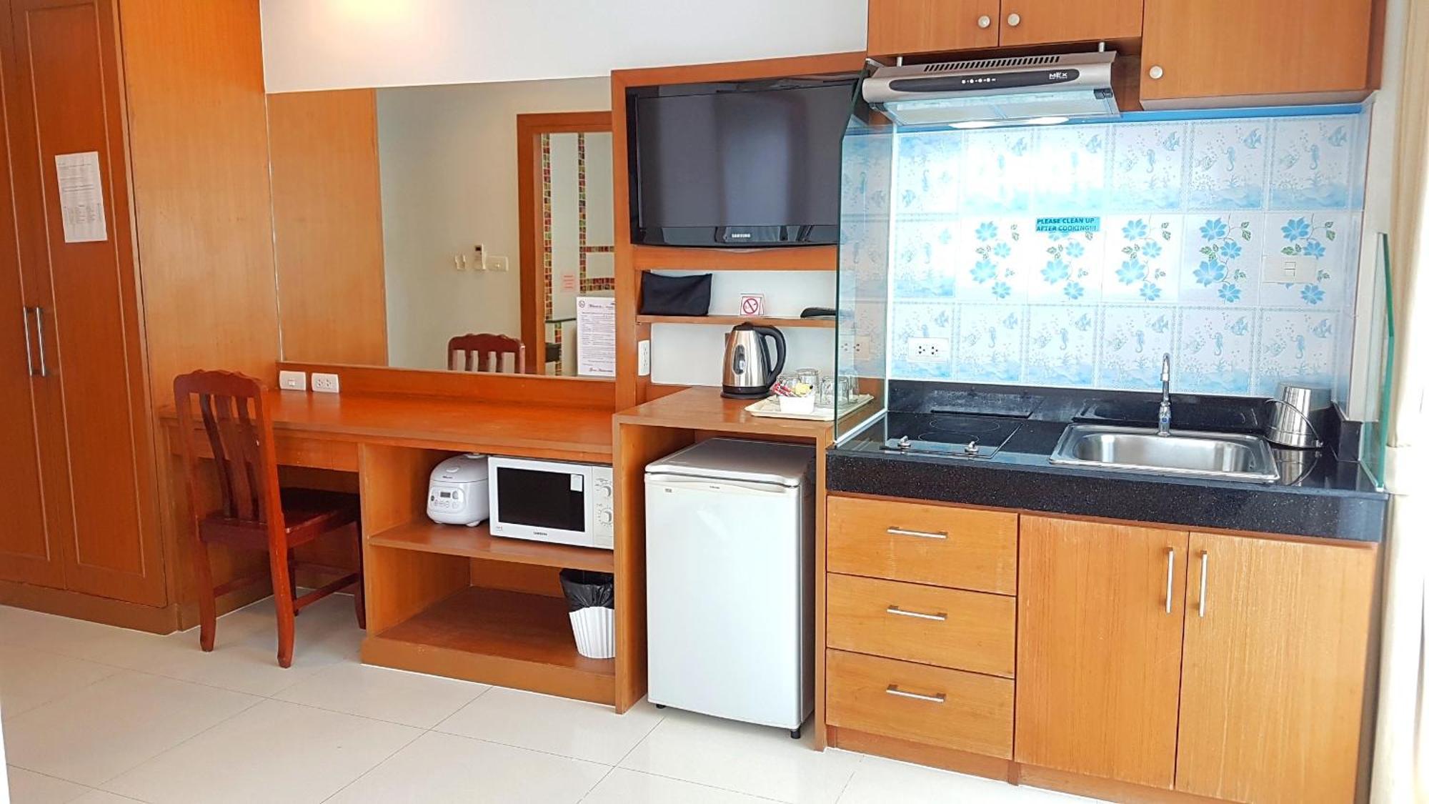 Green Harbor Hotel & Service Apartment Patong Екстер'єр фото