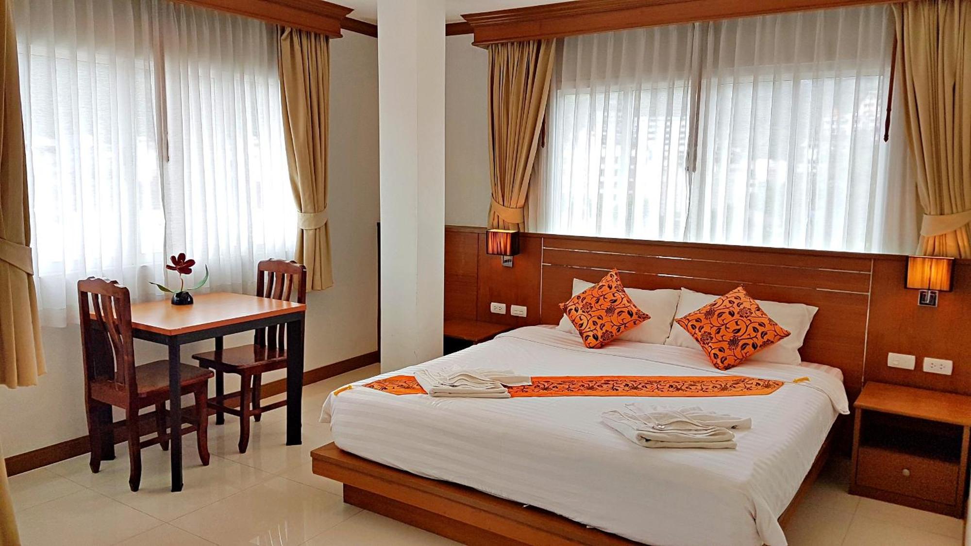 Green Harbor Hotel & Service Apartment Patong Екстер'єр фото